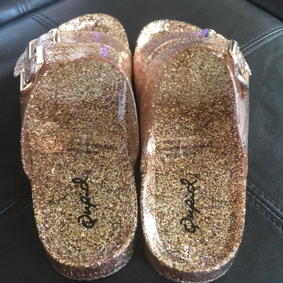 ‼️❌SOLD❌‼️Rose Gold Sandals - Picture 4 of 4